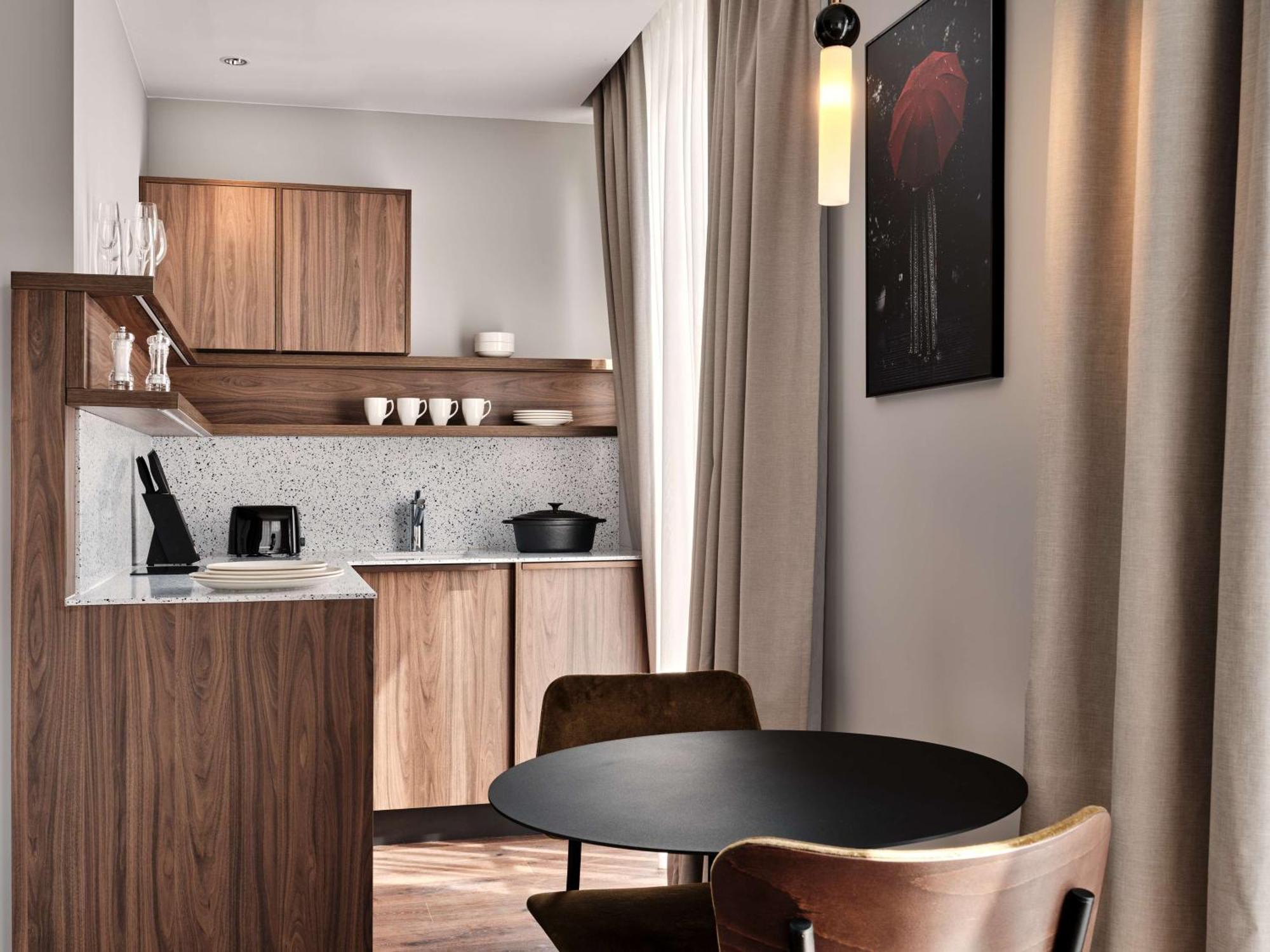 Radisson Red Hotel & Radisson Red Apartments, Krakow Ngoại thất bức ảnh