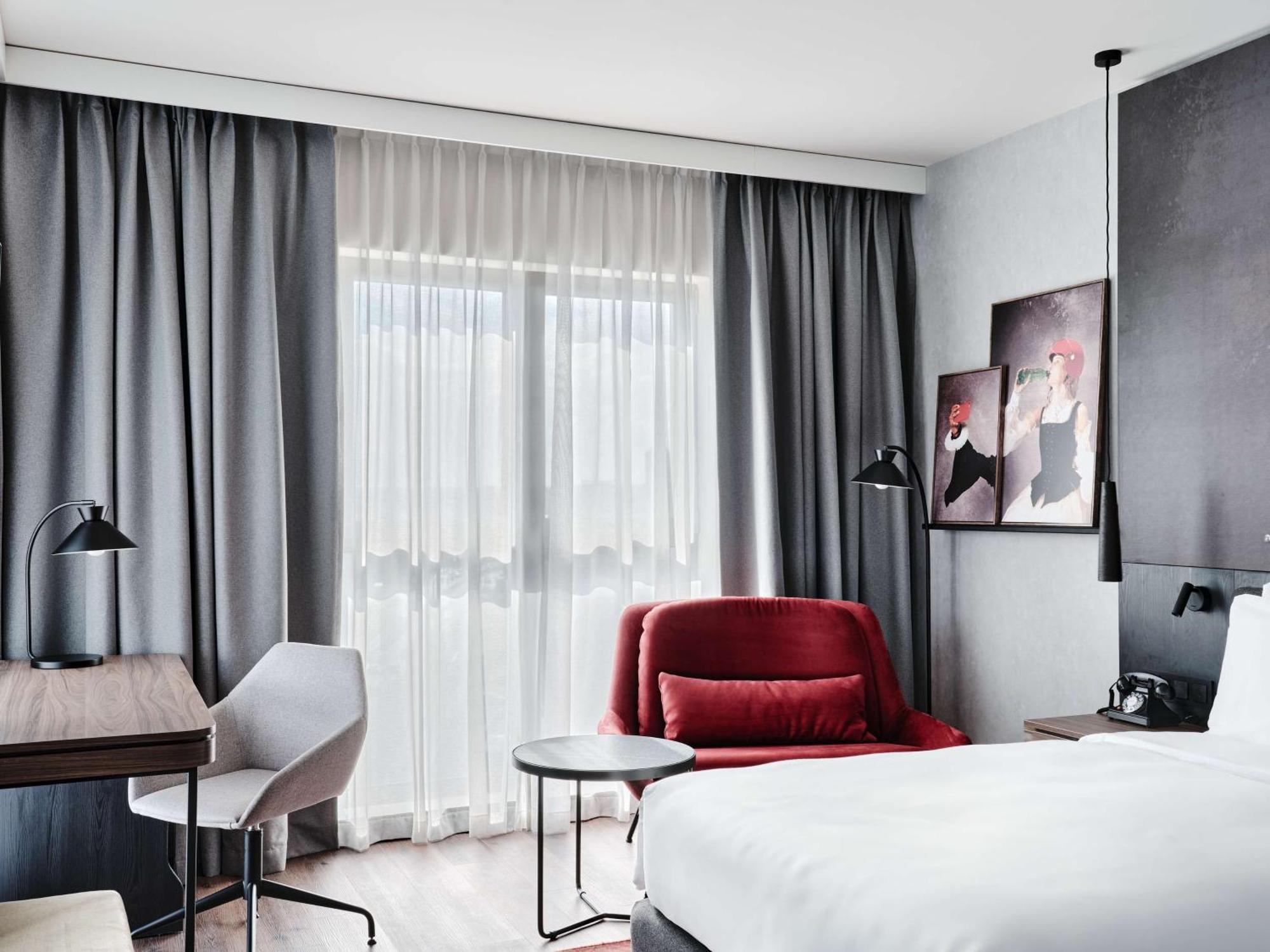 Radisson Red Hotel & Radisson Red Apartments, Krakow Ngoại thất bức ảnh