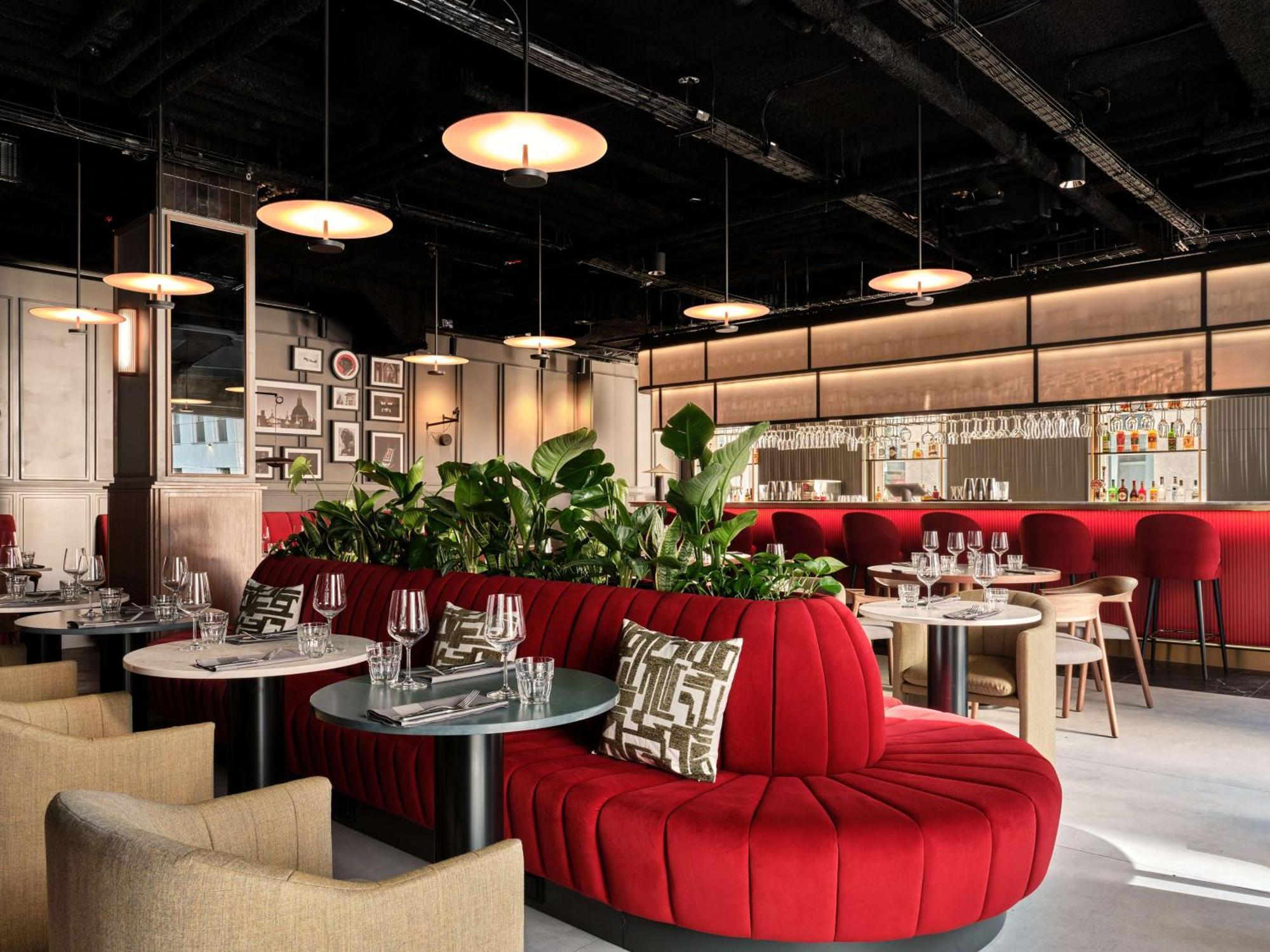 Radisson Red Hotel & Radisson Red Apartments, Krakow Ngoại thất bức ảnh