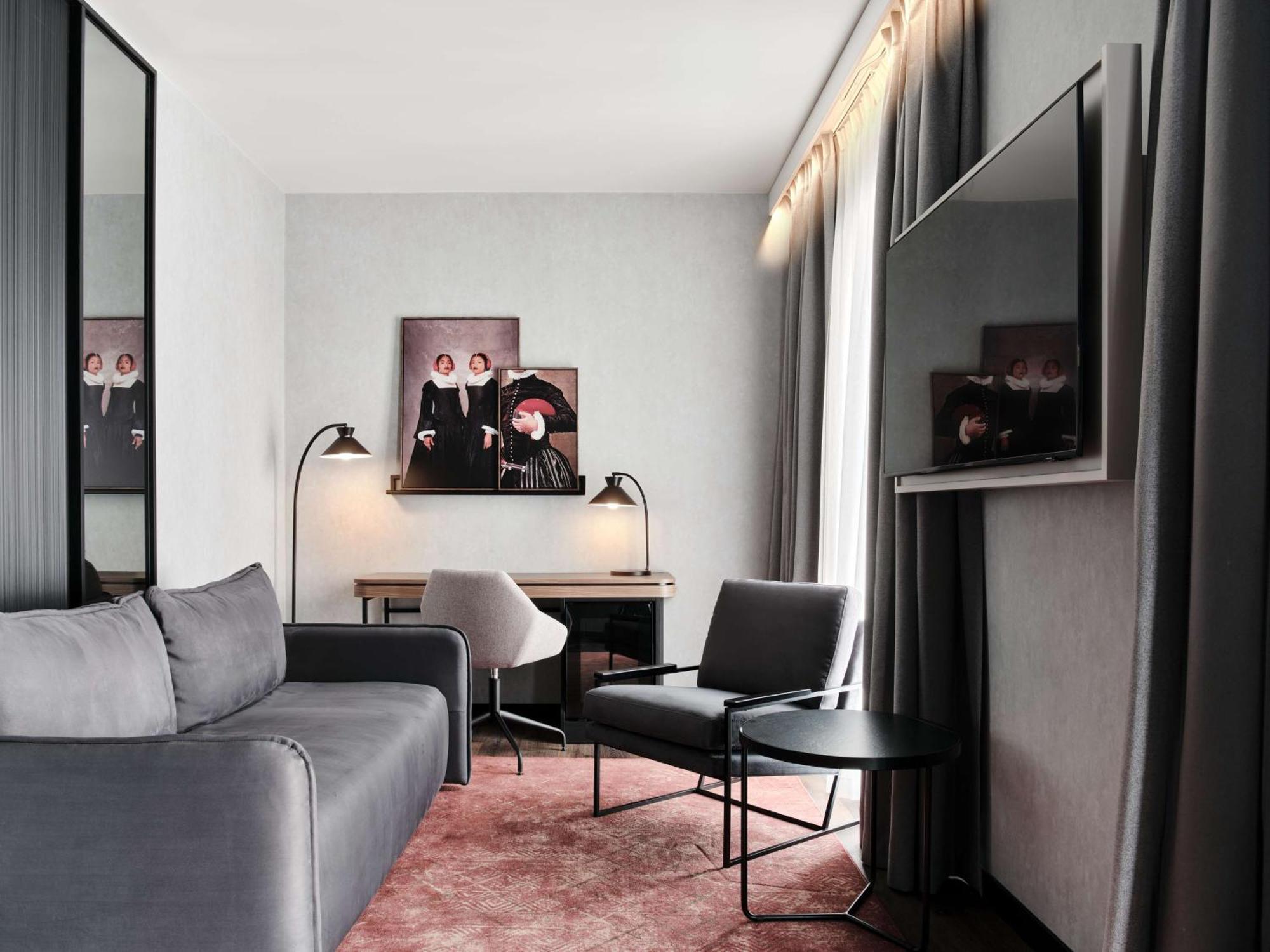 Radisson Red Hotel & Radisson Red Apartments, Krakow Ngoại thất bức ảnh