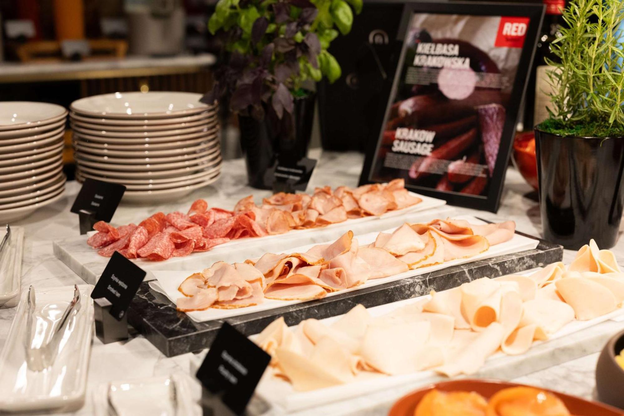 Radisson Red Hotel & Radisson Red Apartments, Krakow Ngoại thất bức ảnh