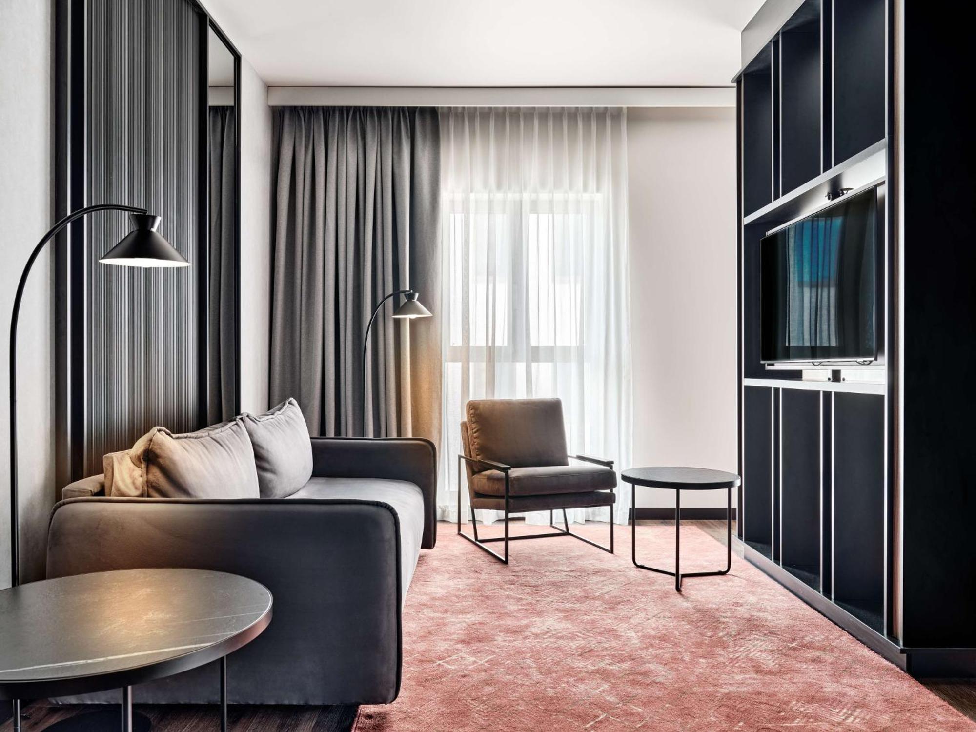Radisson Red Hotel & Radisson Red Apartments, Krakow Ngoại thất bức ảnh