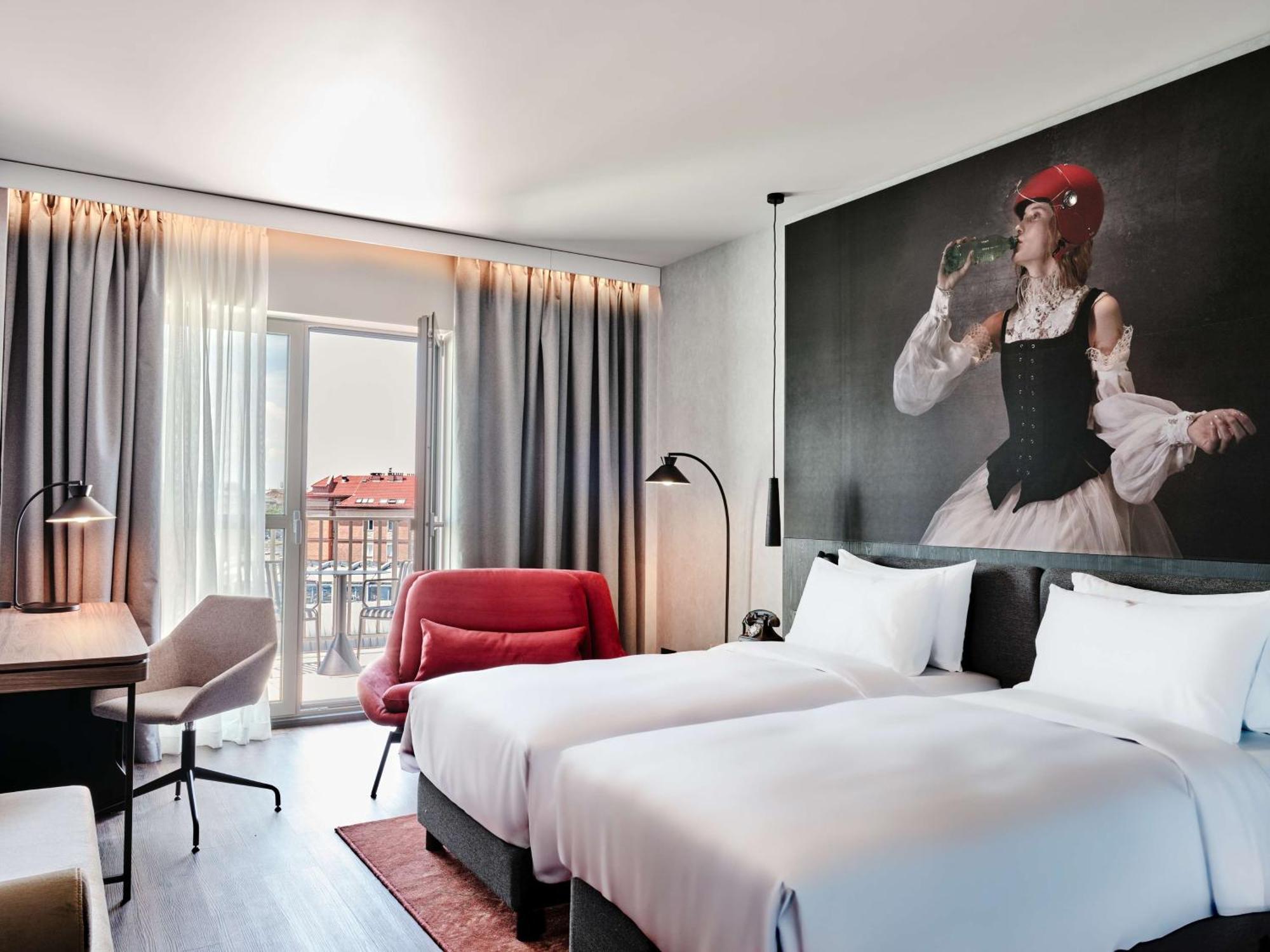 Radisson Red Hotel & Radisson Red Apartments, Krakow Ngoại thất bức ảnh