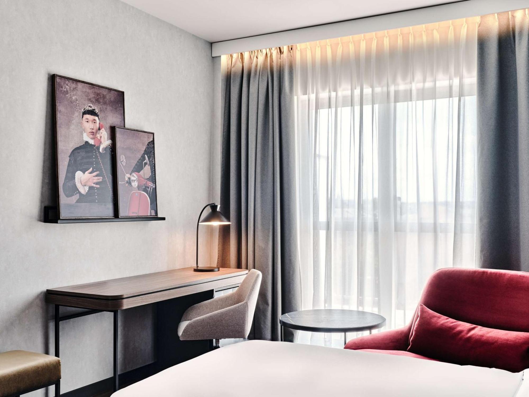 Radisson Red Hotel & Radisson Red Apartments, Krakow Ngoại thất bức ảnh