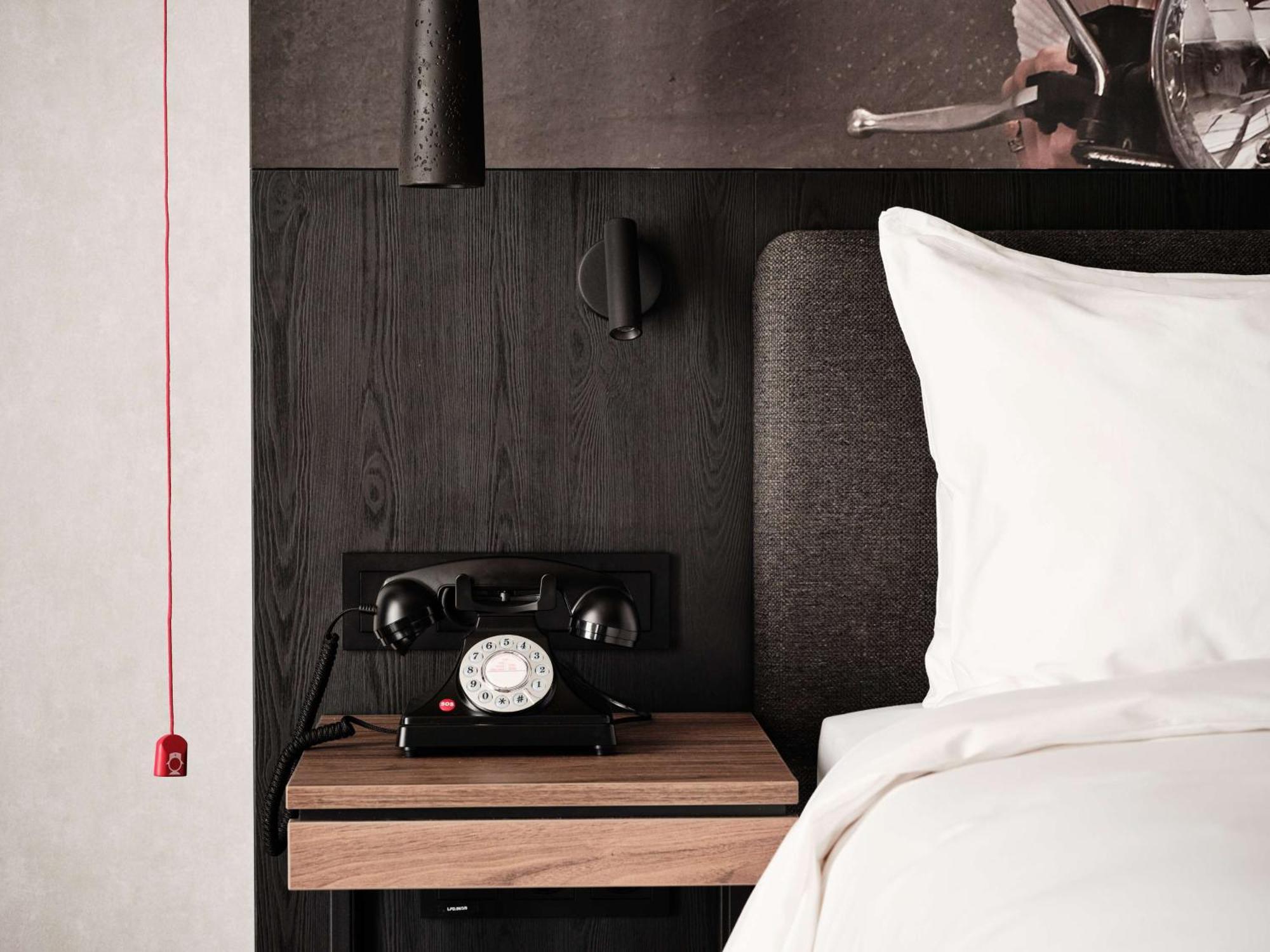 Radisson Red Hotel & Radisson Red Apartments, Krakow Ngoại thất bức ảnh
