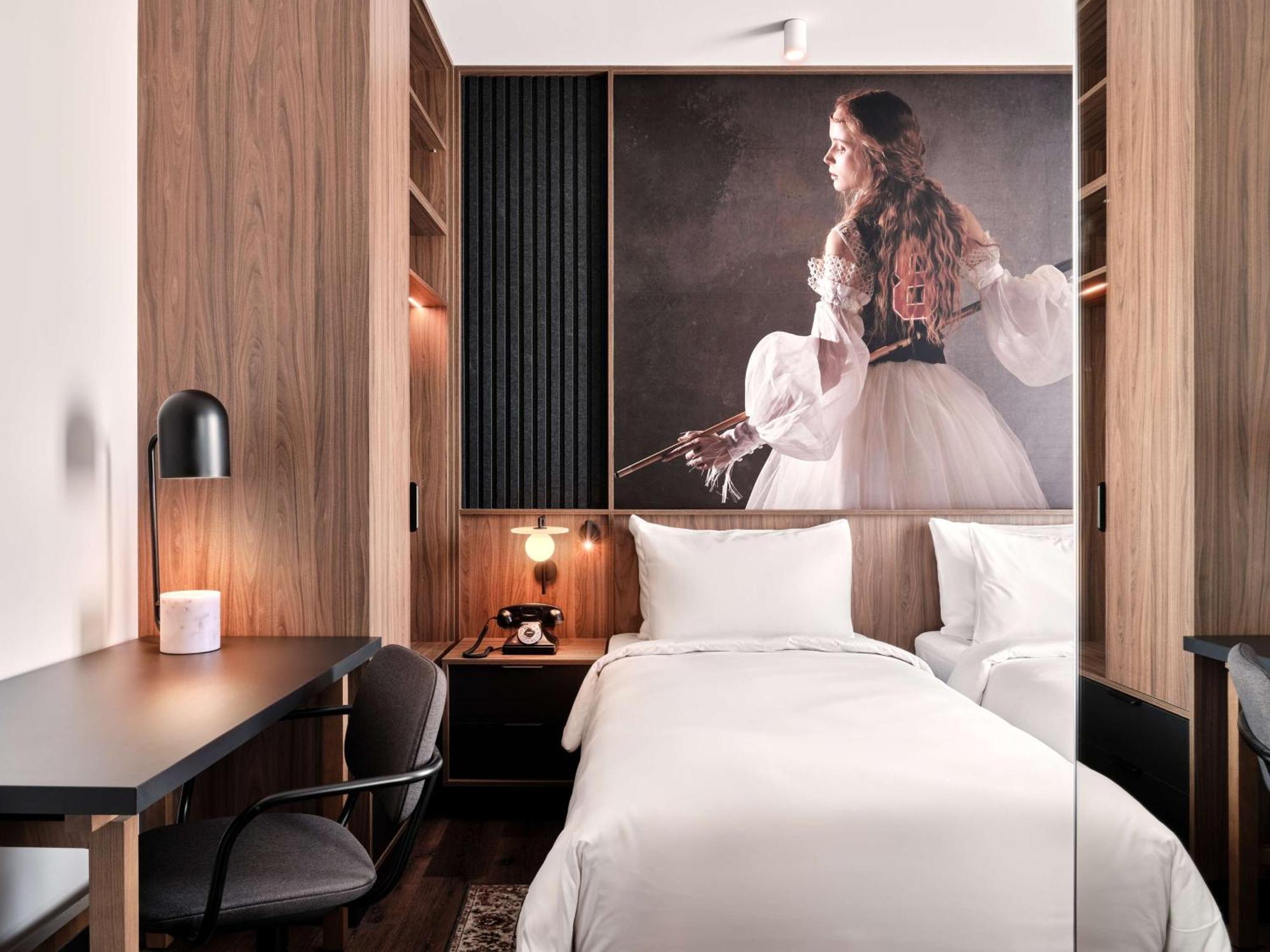 Radisson Red Hotel & Radisson Red Apartments, Krakow Ngoại thất bức ảnh