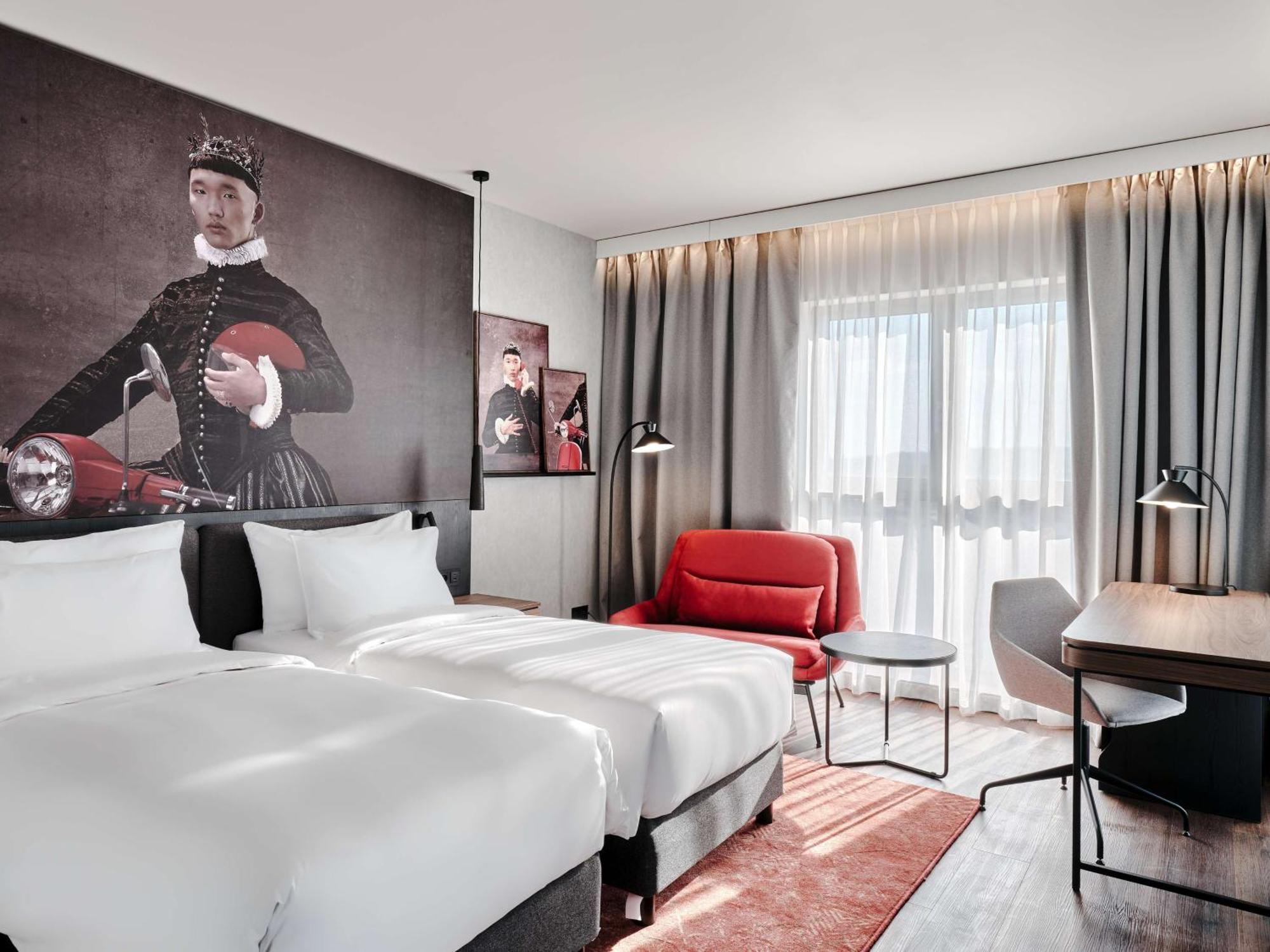 Radisson Red Hotel & Radisson Red Apartments, Krakow Ngoại thất bức ảnh