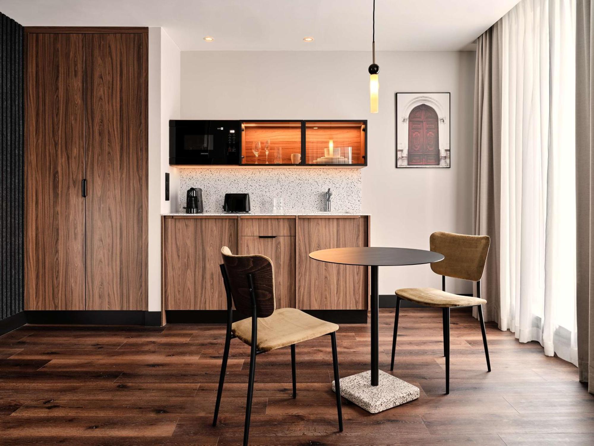 Radisson Red Hotel & Radisson Red Apartments, Krakow Ngoại thất bức ảnh