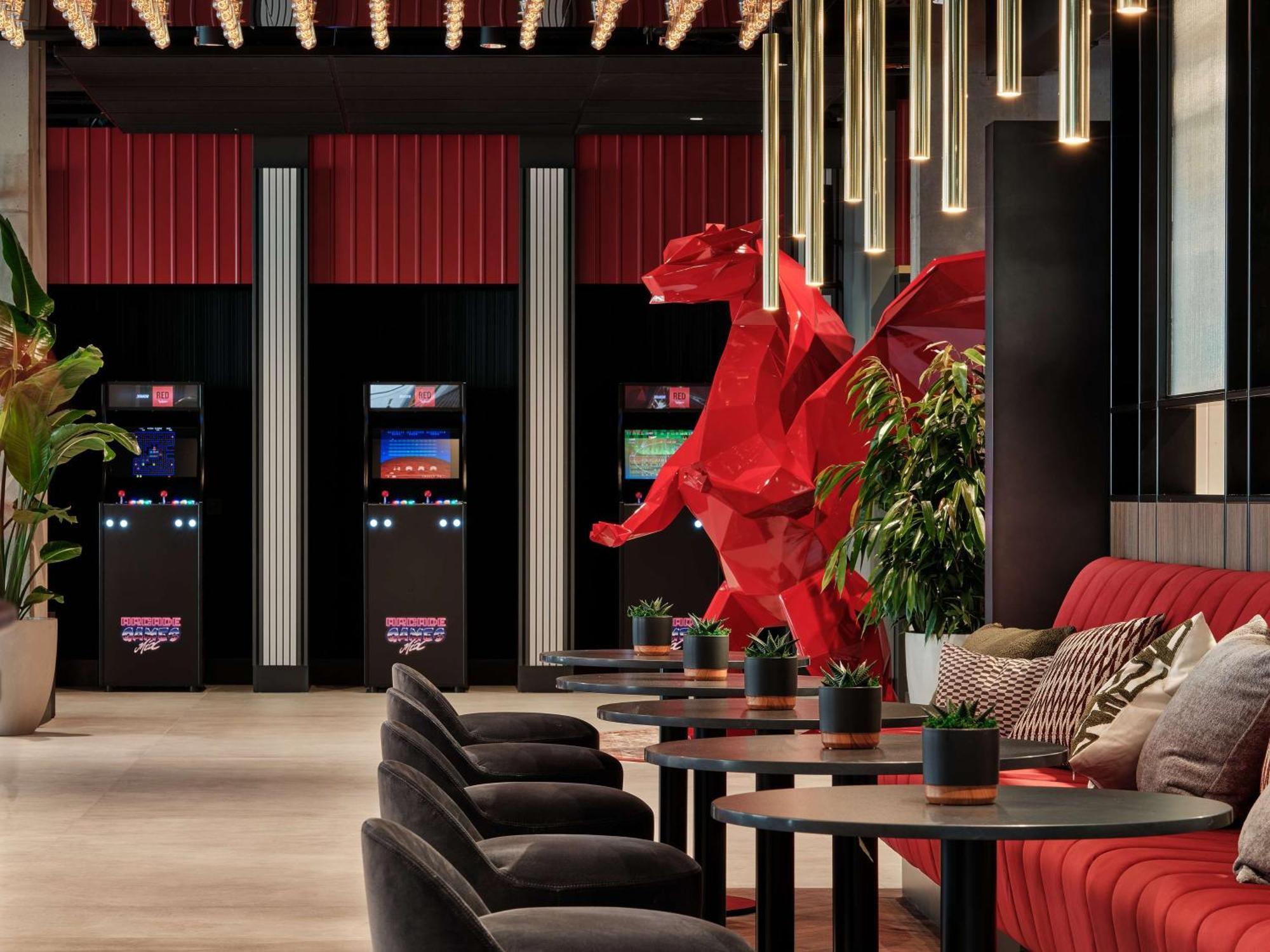 Radisson Red Hotel & Radisson Red Apartments, Krakow Ngoại thất bức ảnh
