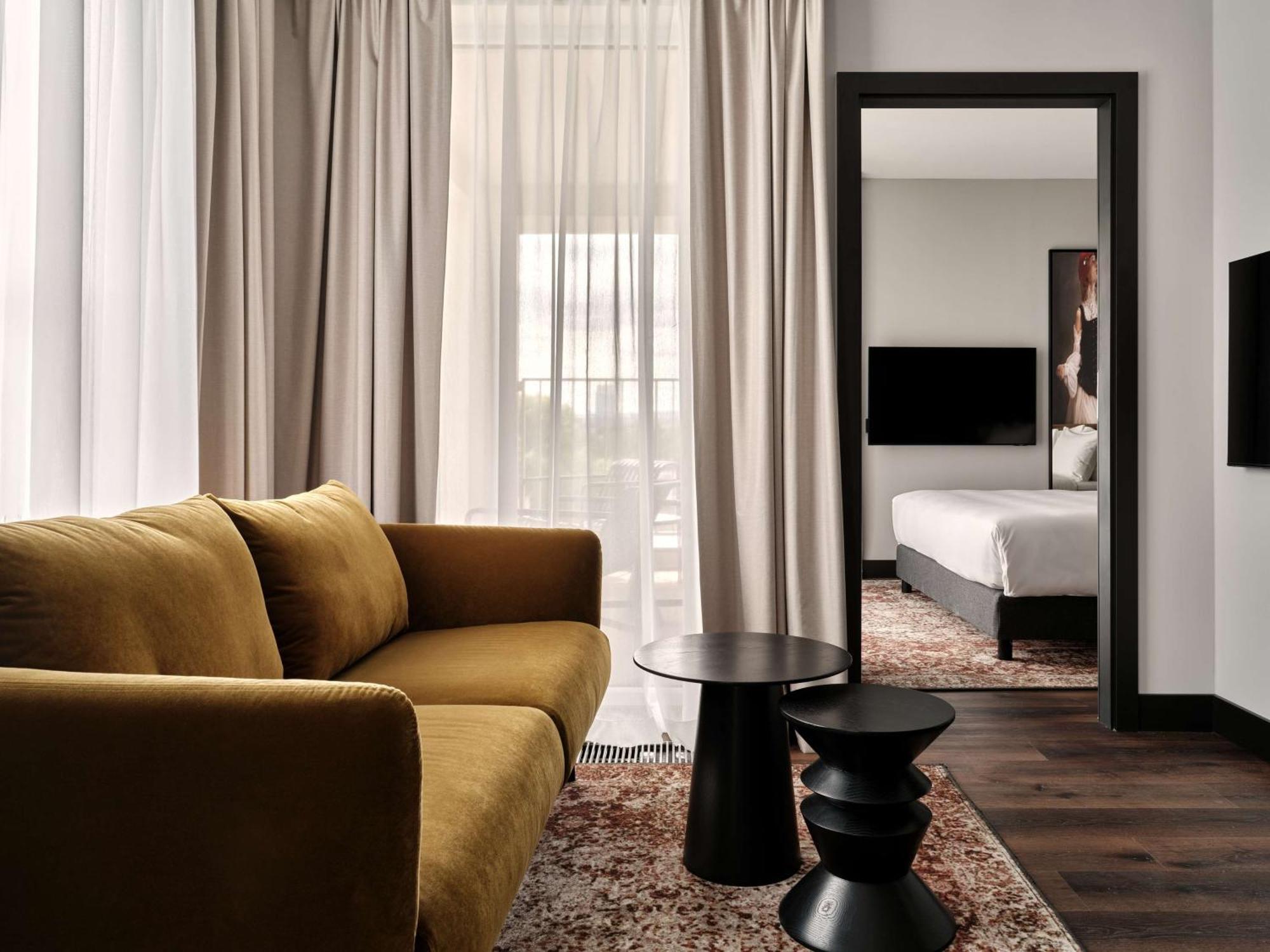 Radisson Red Hotel & Radisson Red Apartments, Krakow Ngoại thất bức ảnh