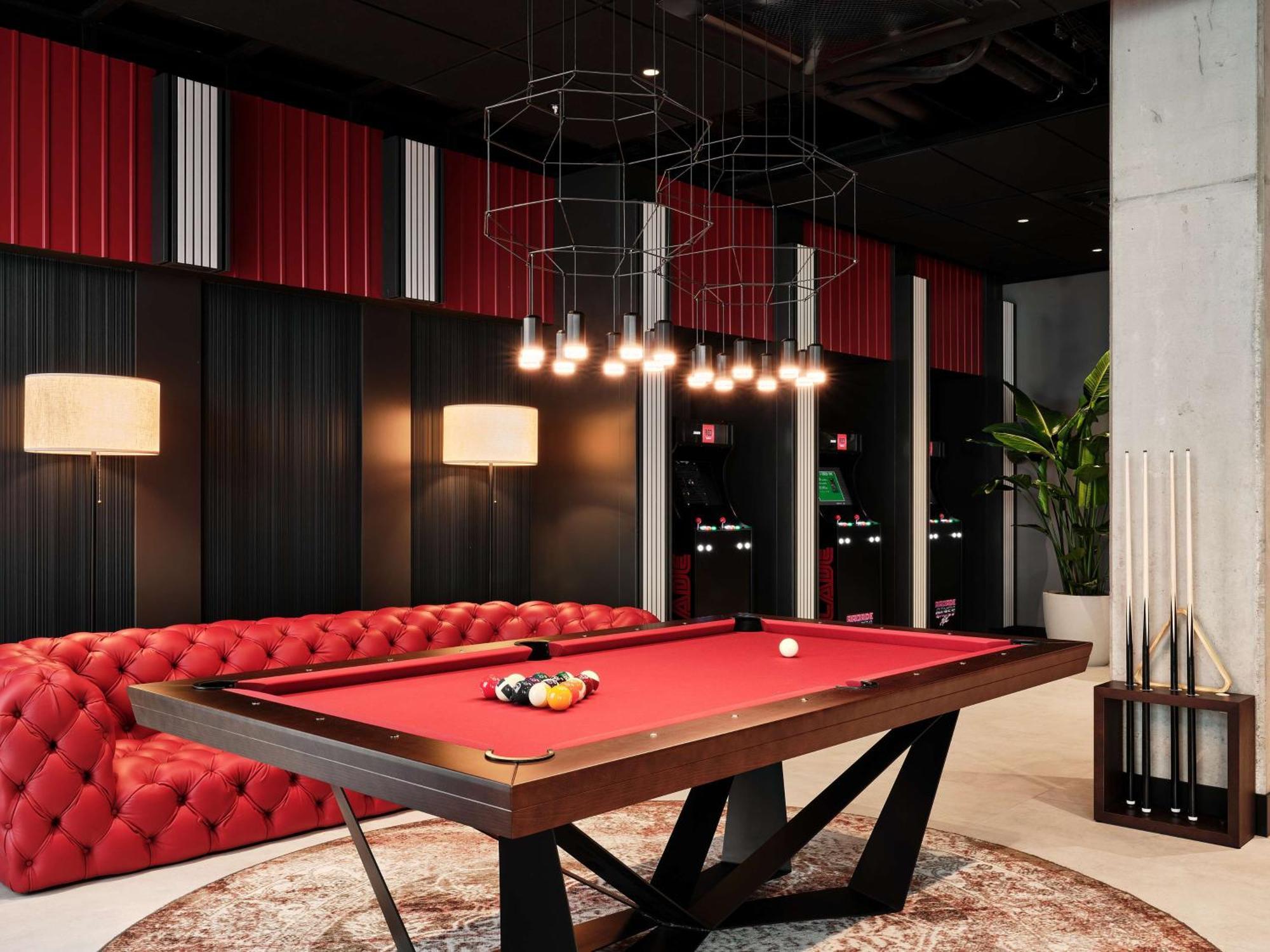 Radisson Red Hotel & Radisson Red Apartments, Krakow Ngoại thất bức ảnh