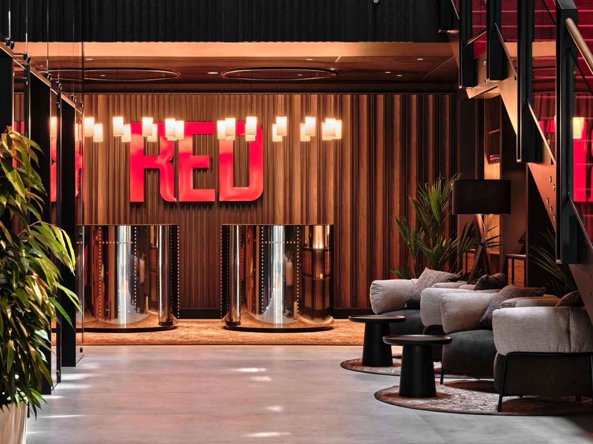 Radisson Red Hotel & Radisson Red Apartments, Krakow Ngoại thất bức ảnh